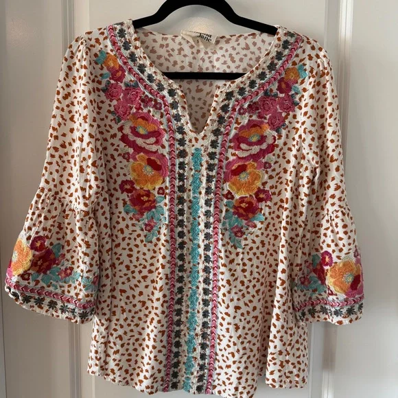 Savanna Jane Boho Multicolor Floral Embroidered Blouse Size Small Bell Sleeves - Picture 1 of 7